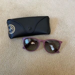 Ray-Ban Erika sunglasses. Col: Bordeaux